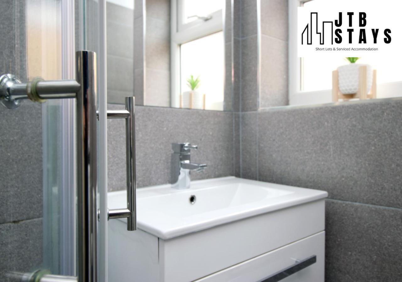 Spacious Modern Apartments At Jtb Stays Short Lets & Serviced Accommodation Cardiff Apartment