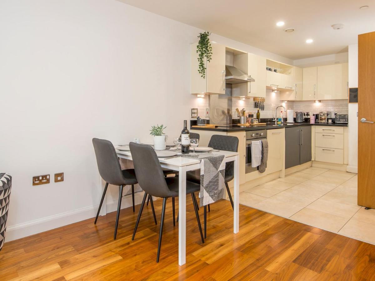 Pass The Keys Spacious 1 Bedroom In Heart Of The Apartment *