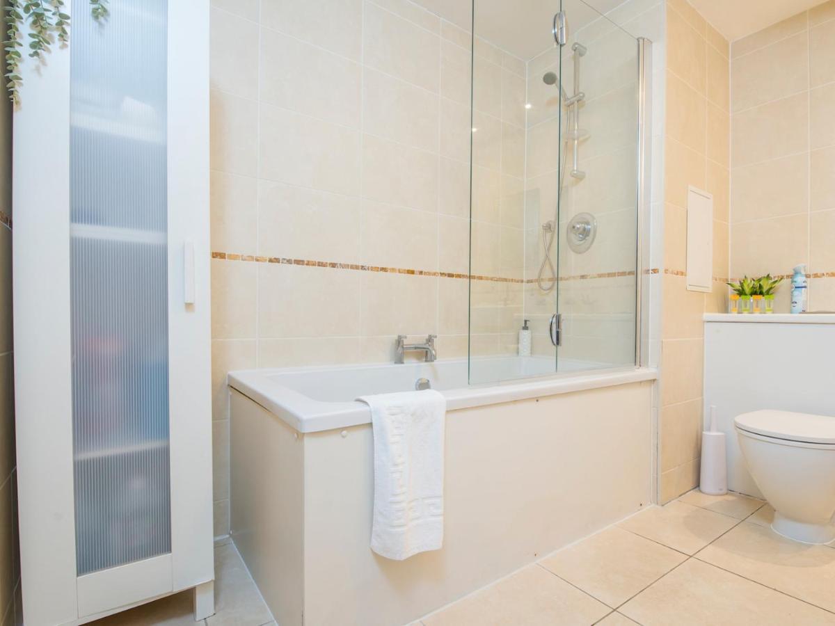 Apartment Pass The Keys Spacious 1 Bedroom In Heart Of The *