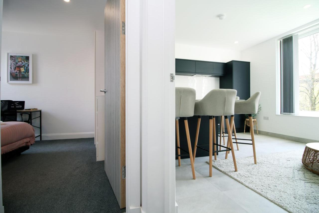 New Light & Airy 3 Bed Getaway - Wifi - Netflix - Comfort * Cardiff