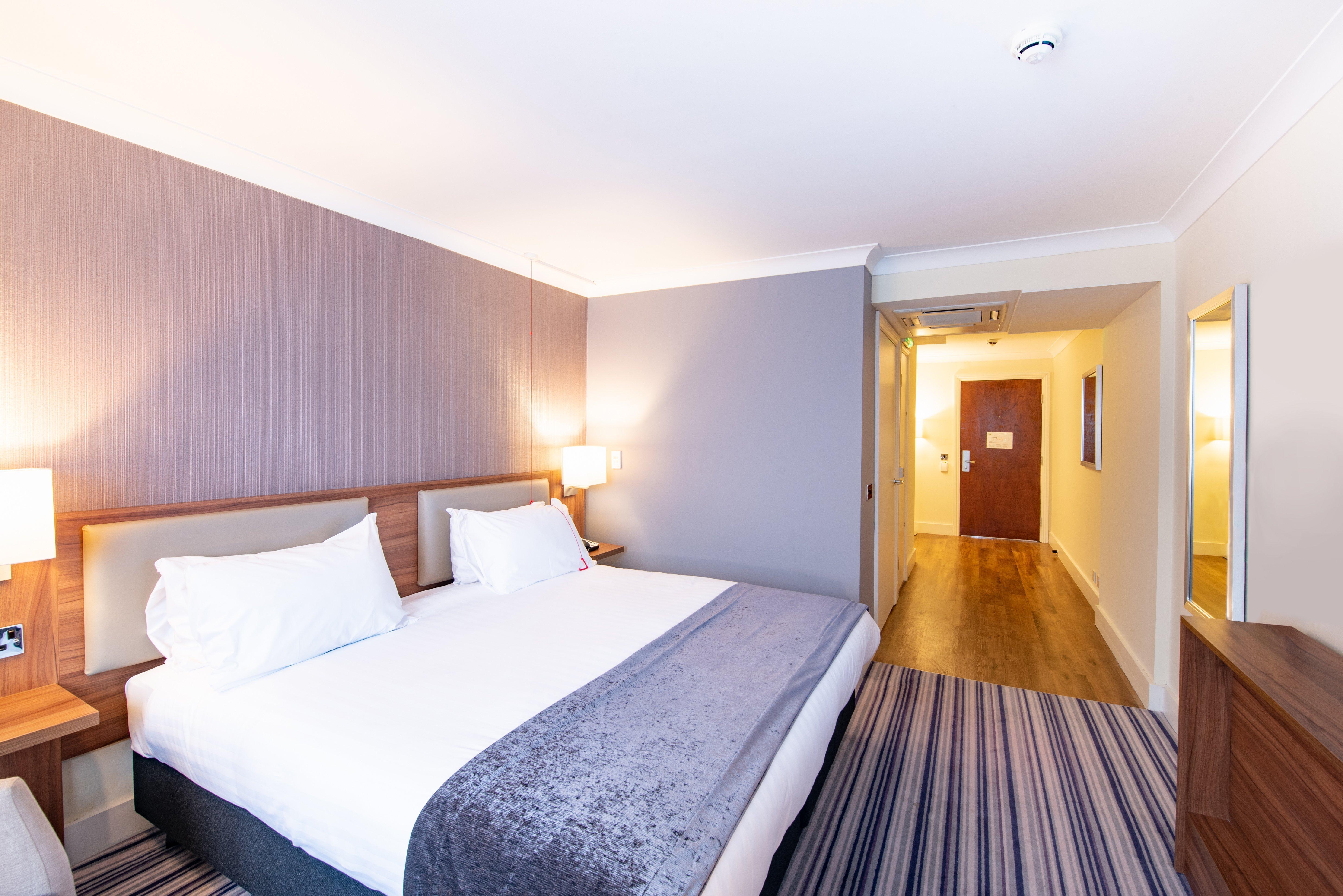 North M4 Jct 32, An Ihg Hotel
