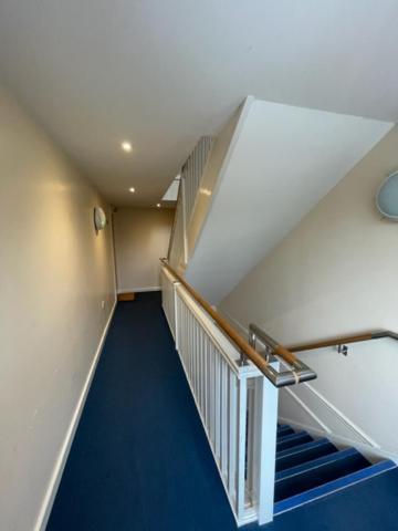Apartment Spacious Two Bedroom In Close To Bay And Cardiff