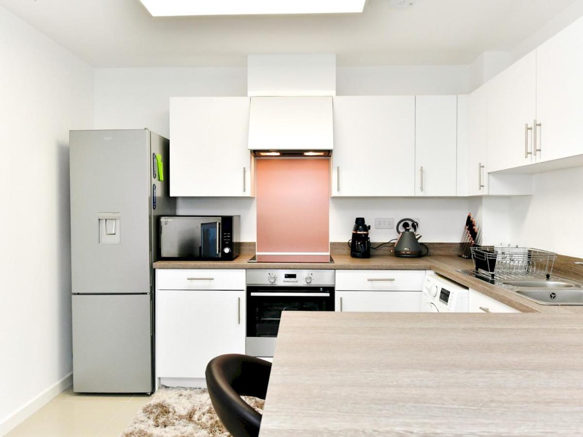 Pass The Keys Sleek 1 Bed W Parking Apartment Cardiff