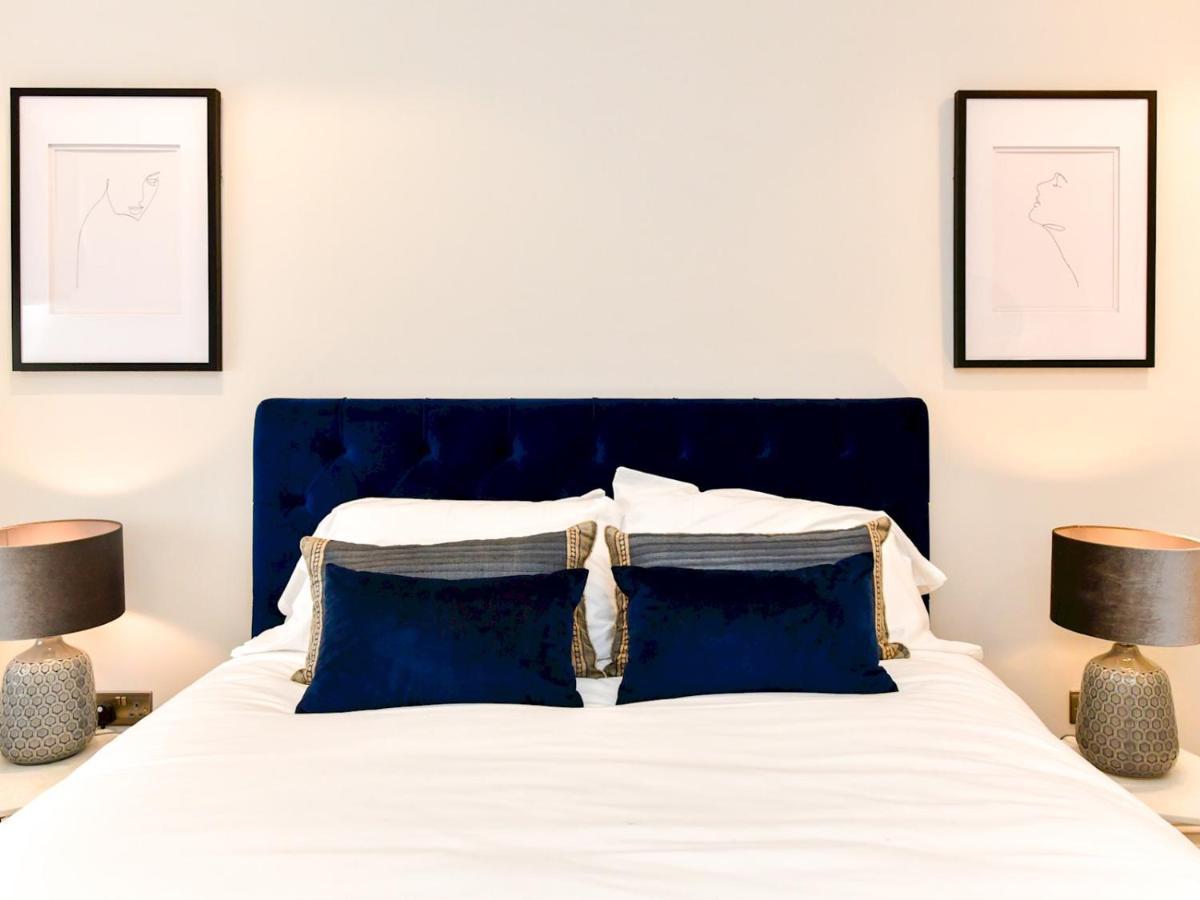 Pass The Keys Beautiful 2 Bed With Parking In The Bay Apartment *