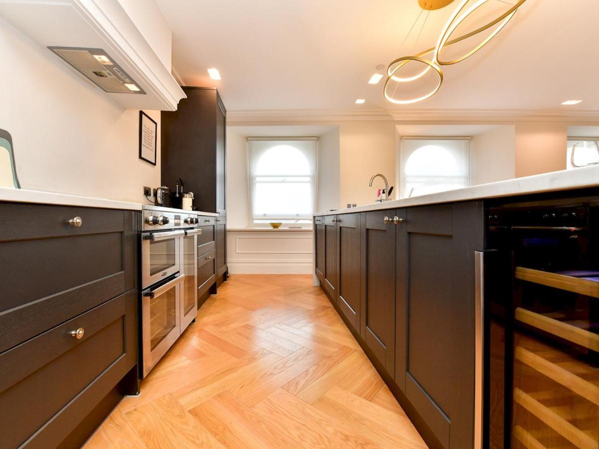Pass The Keys Beautiful 2 Bed With Parking In The Bay *