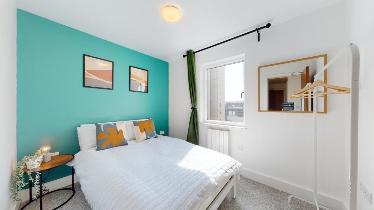 Apartment Water View Apartment- 2 Bed - Bay - Free Parking!! Cardiff