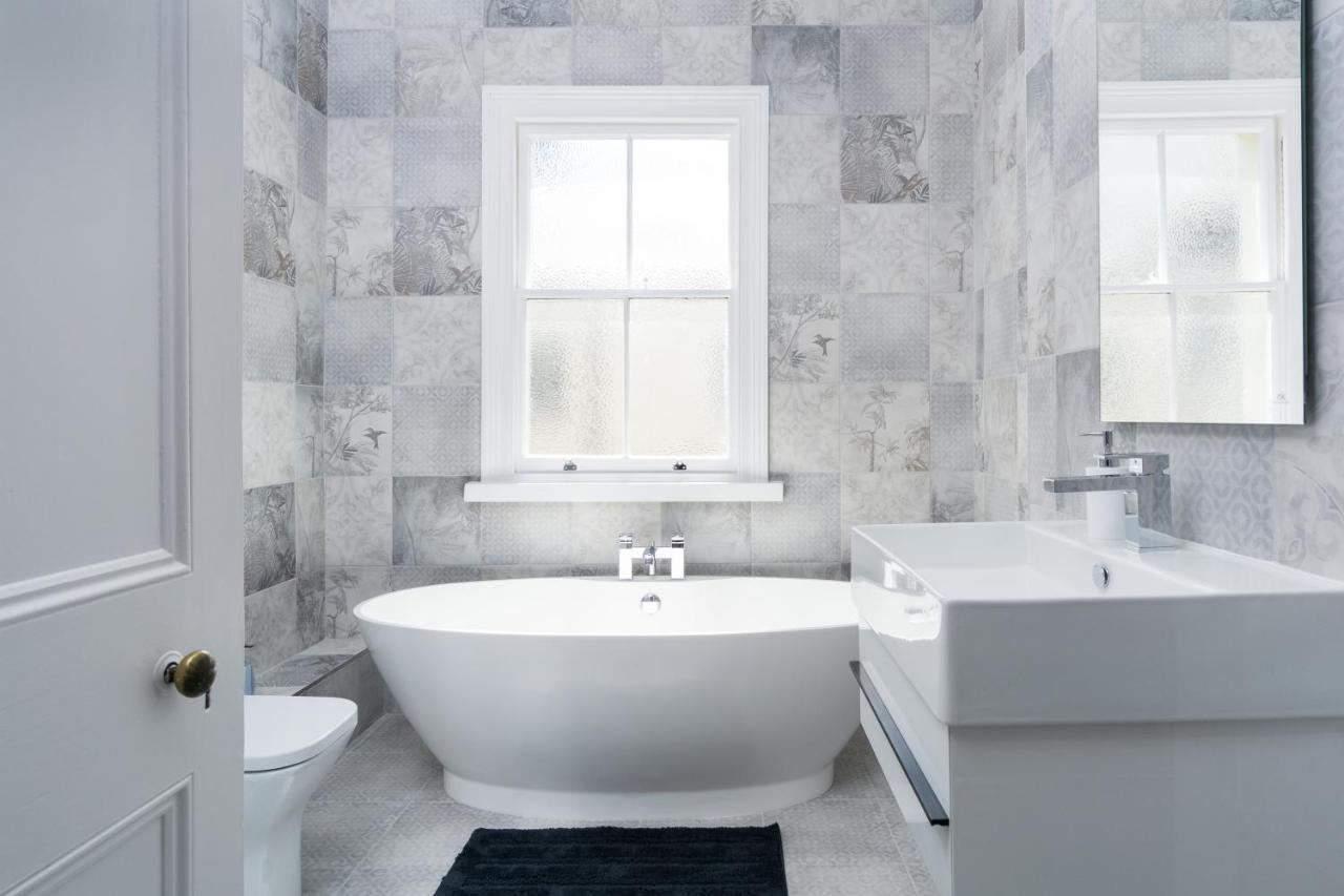 Luxury Town House In The Centre Of * Cardiff