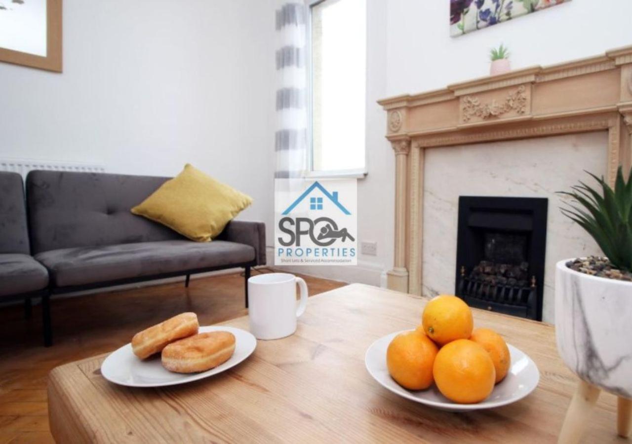 Contractors-business-private Parking-free Wifi-near M4 *