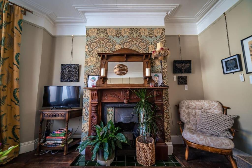 Holiday home Glenroy Arts Gallery Meets Living Space