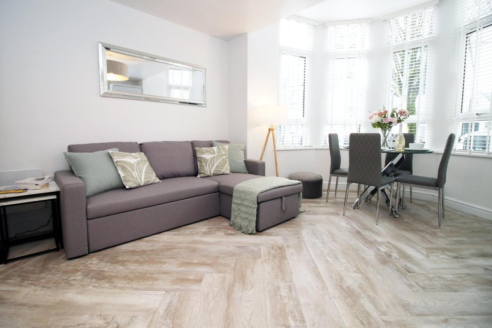 Chic 1br + Sofabed In Centre *