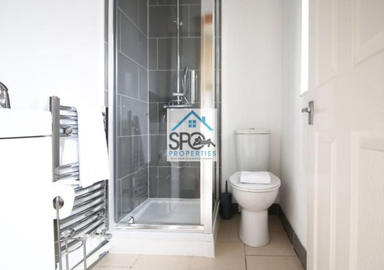Holiday home Contractors-business-private Parking-free Wifi-near M4 Cardiff