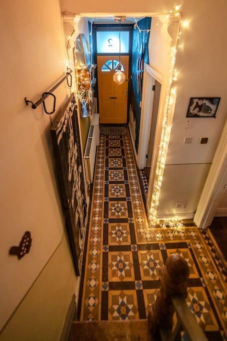 Glenroy Arts Gallery Meets Living Space * Cardiff