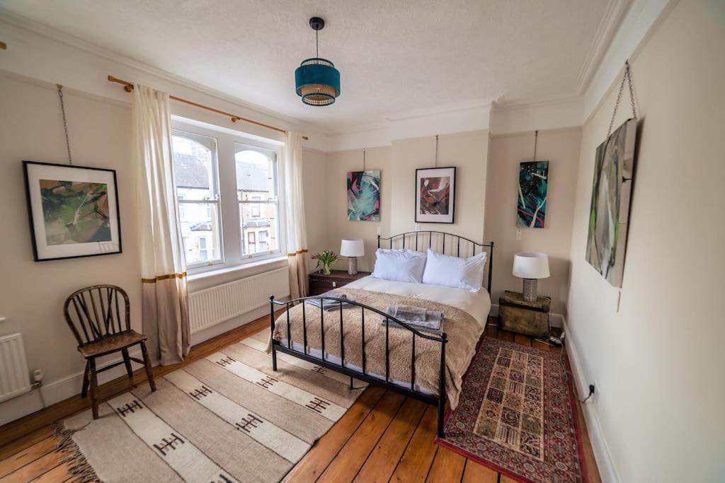 Glenroy Arts Gallery Meets Living Space Holiday home