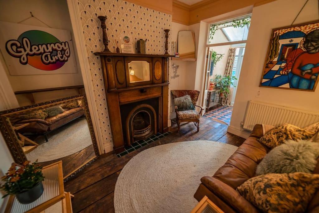 Glenroy Arts Gallery Meets Living Space *