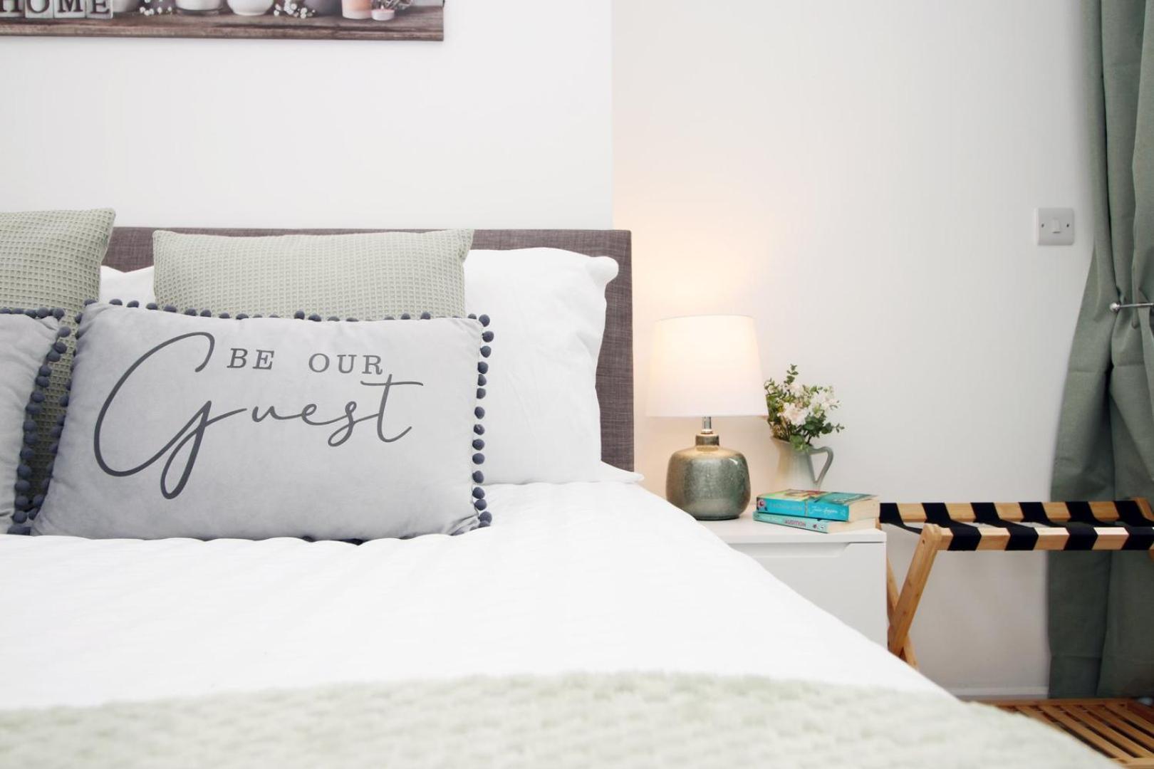 Chic 1br + Sofabed In Centre Apartment *