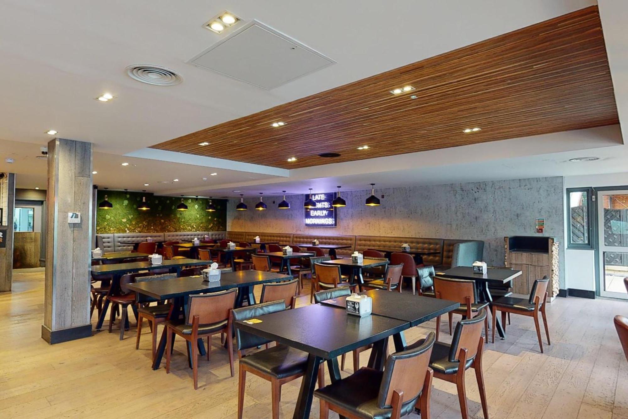 Hotel Village Cardiff