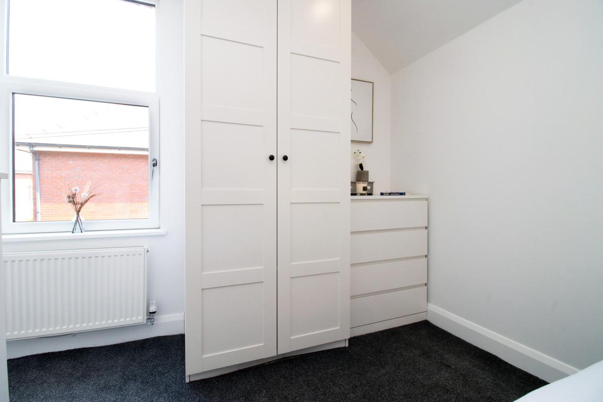 Cardiff's Ultimate Group Retreat Spacious 5br With Private Courtyard *