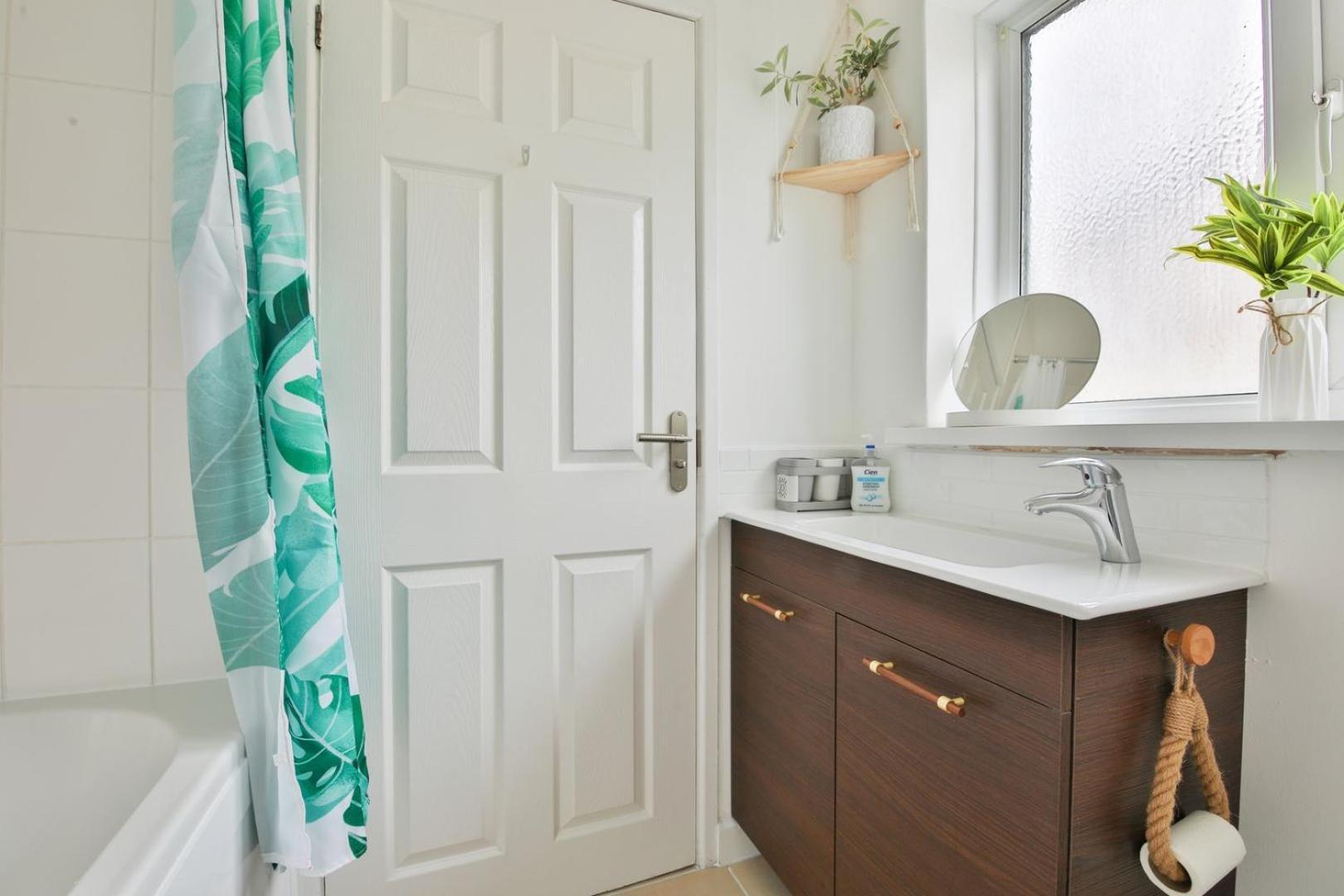 Garden Station Dwelling In Rumney Guest house *