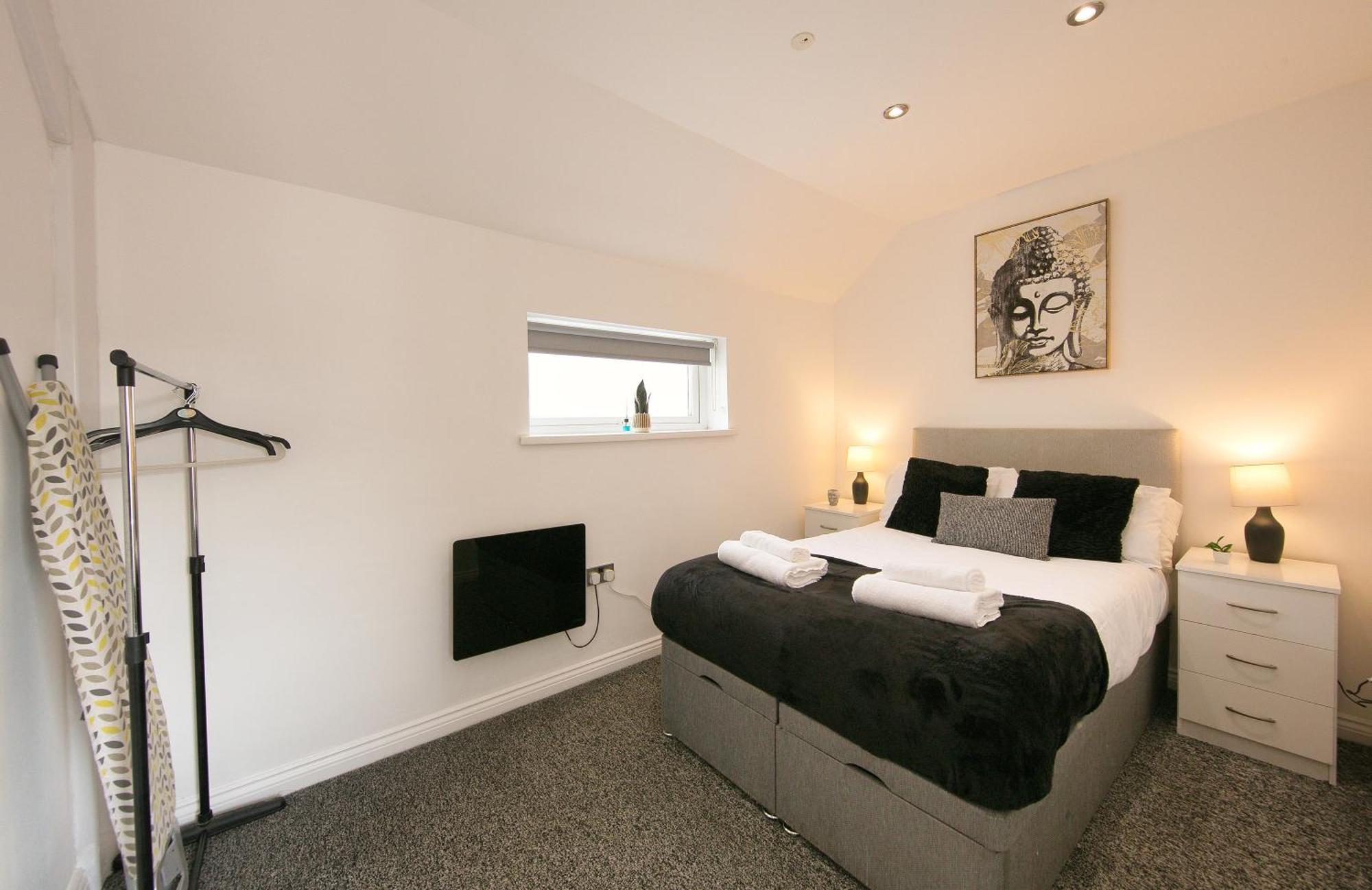 Apartment Stylish With Private Garden! Near City Centre - Contractors, Relocators, Tourists Cardiff