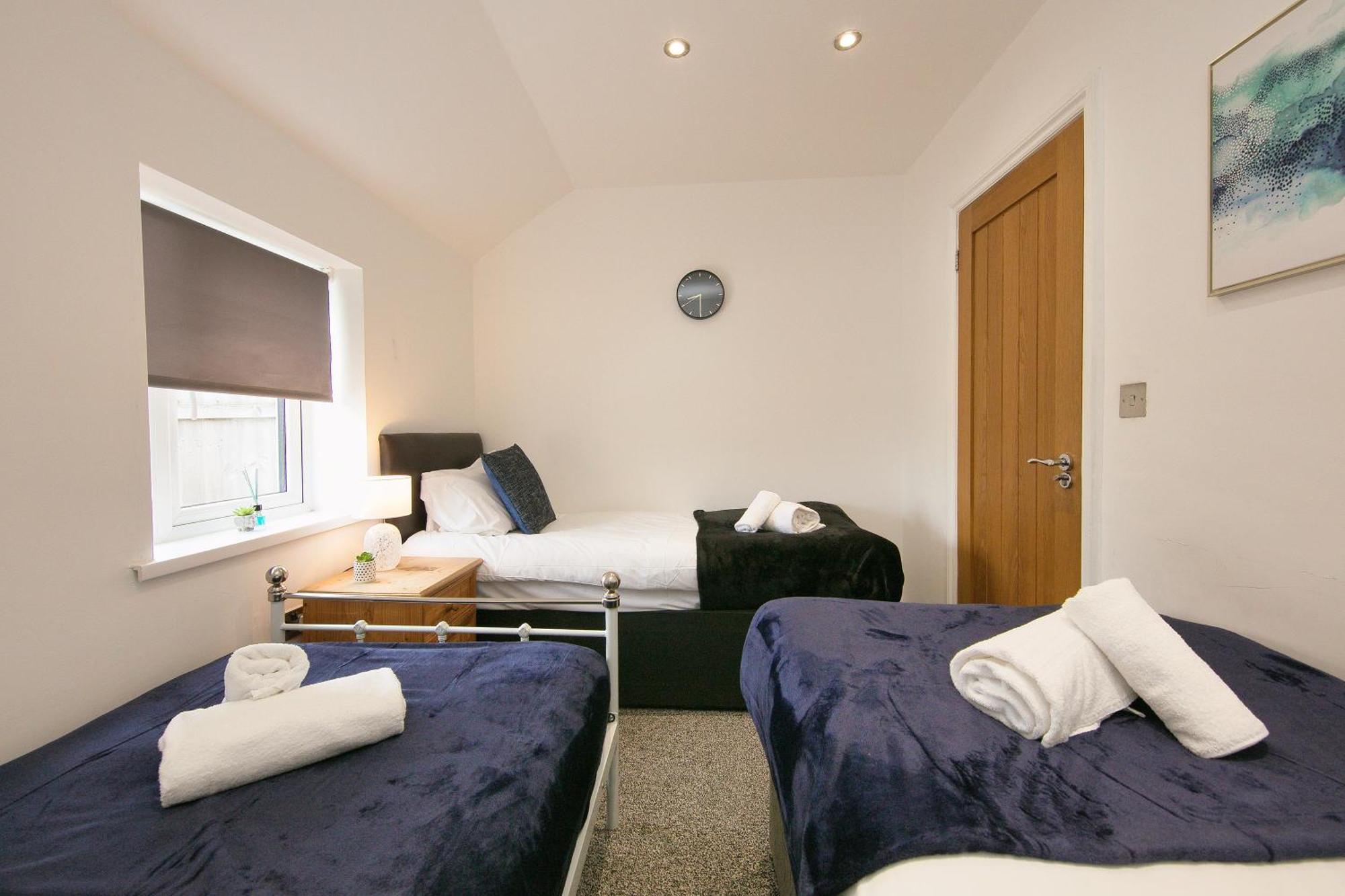 Stylish With Private Garden! Near City Centre - Contractors, Relocators, Tourists * Cardiff