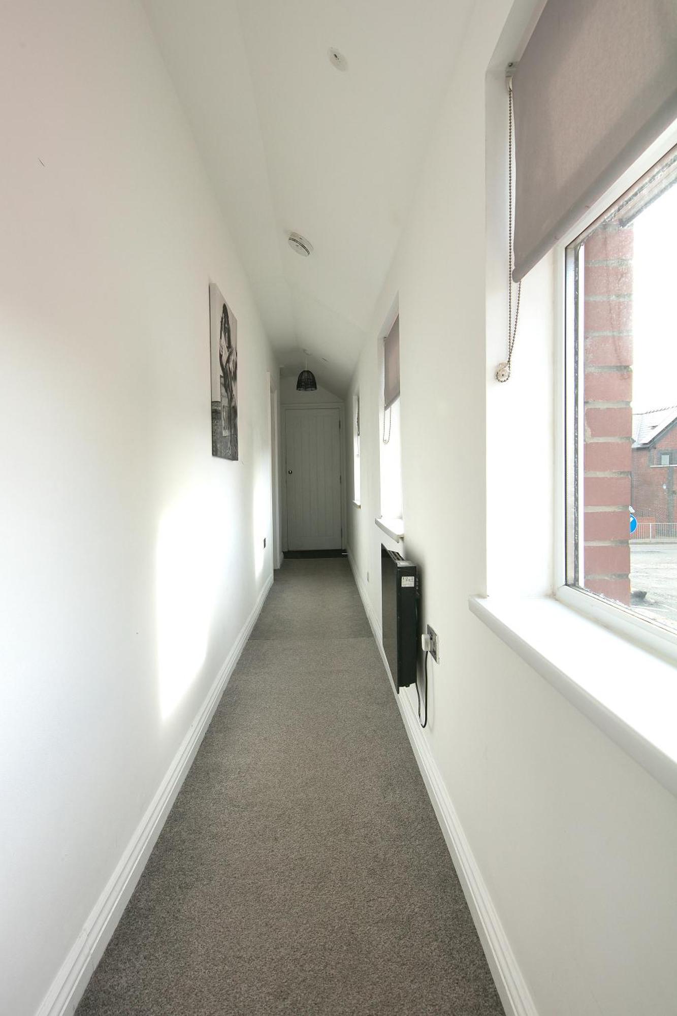 Stylish With Private Garden! Near City Centre - Contractors, Relocators, Tourists Apartment *