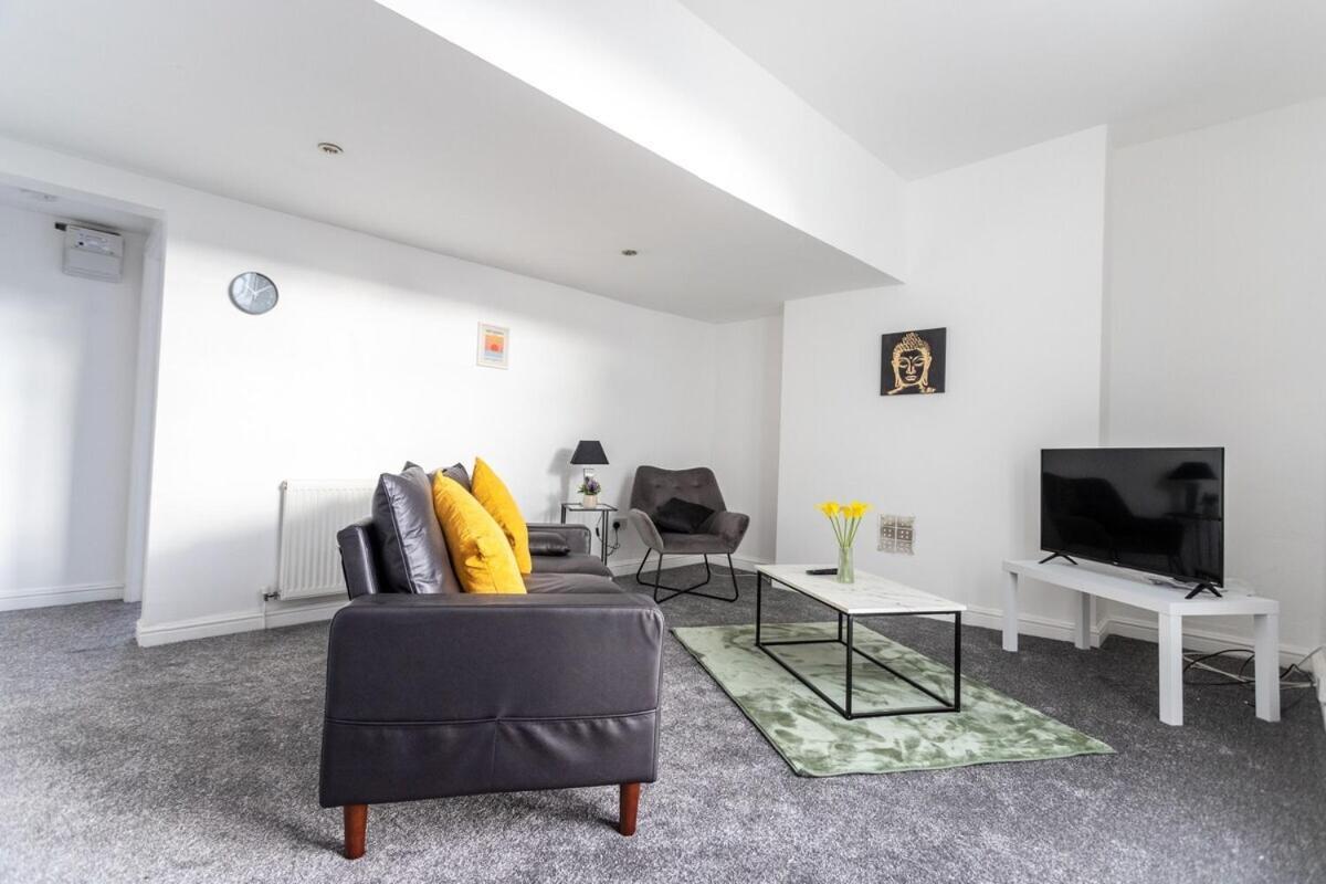 Perfectly Placed Cozy Flat In The Citys Heart Apartment