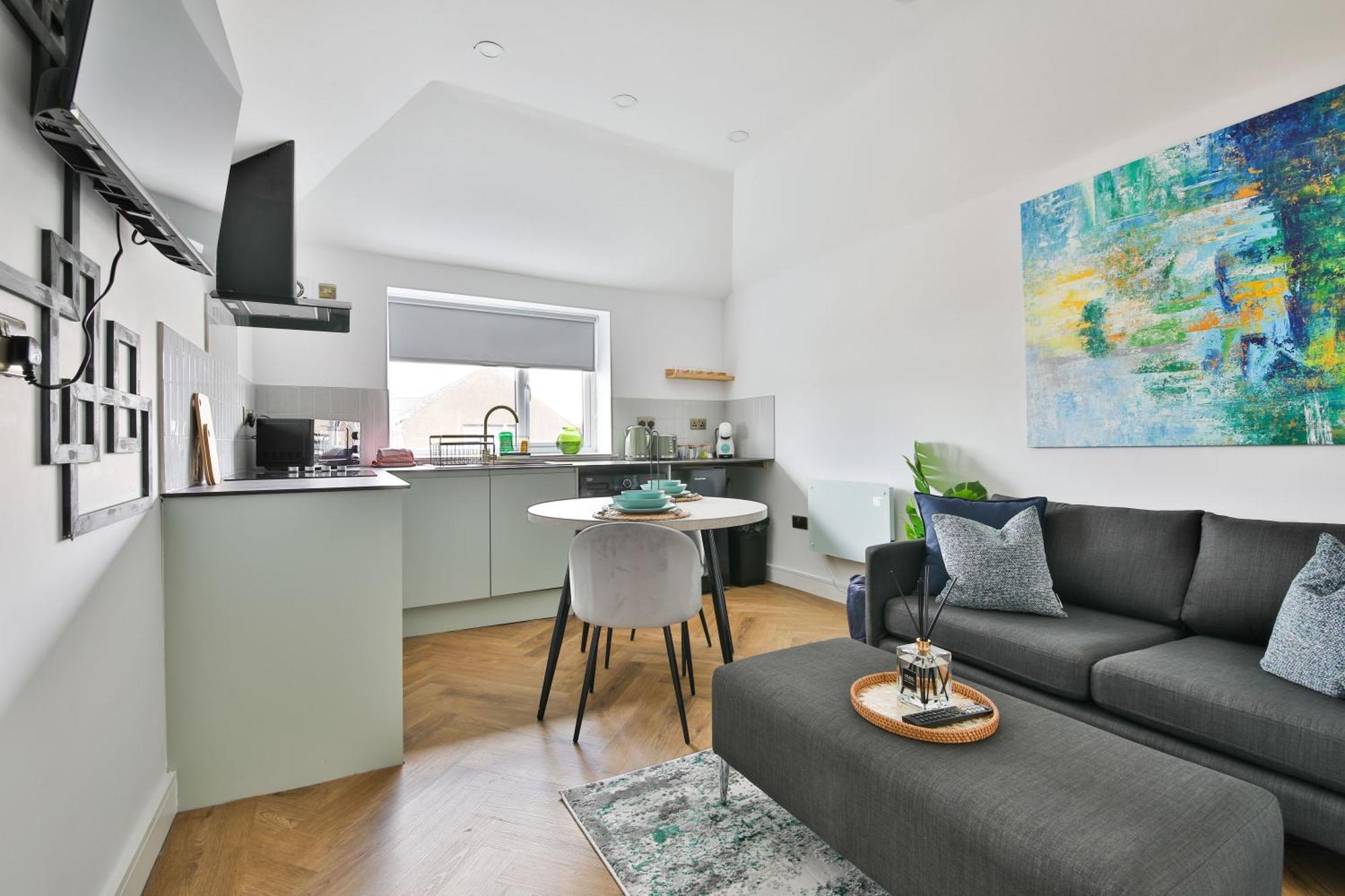 Apartment North Road Luxe New Serviced Apartments- Parking Available With Full Kitchen Amenities Cardiff