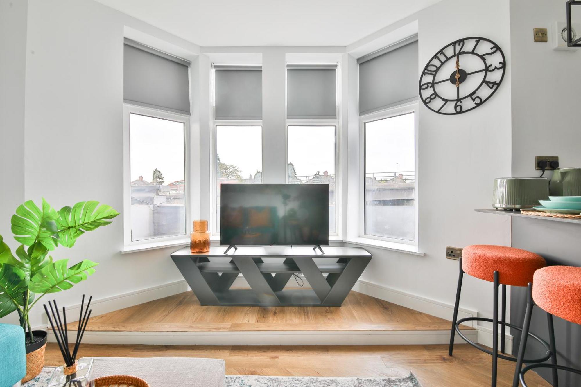 Apartment North Road Luxe New Serviced Apartments- Parking Available With Full Kitchen Amenities