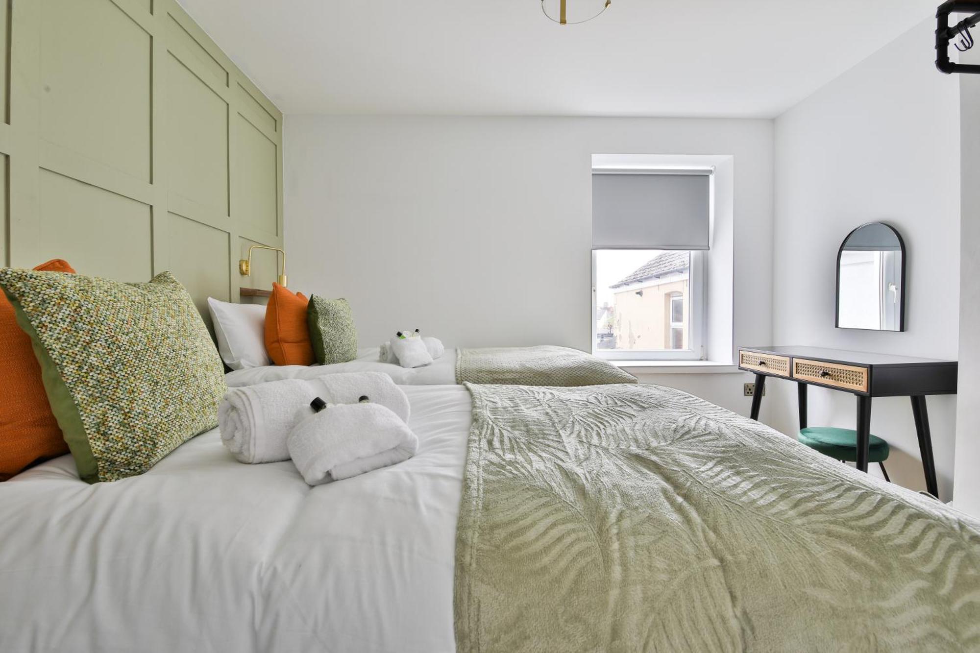 North Road Luxe New Serviced Apartments- Parking Available With Full Kitchen Amenities Apartment