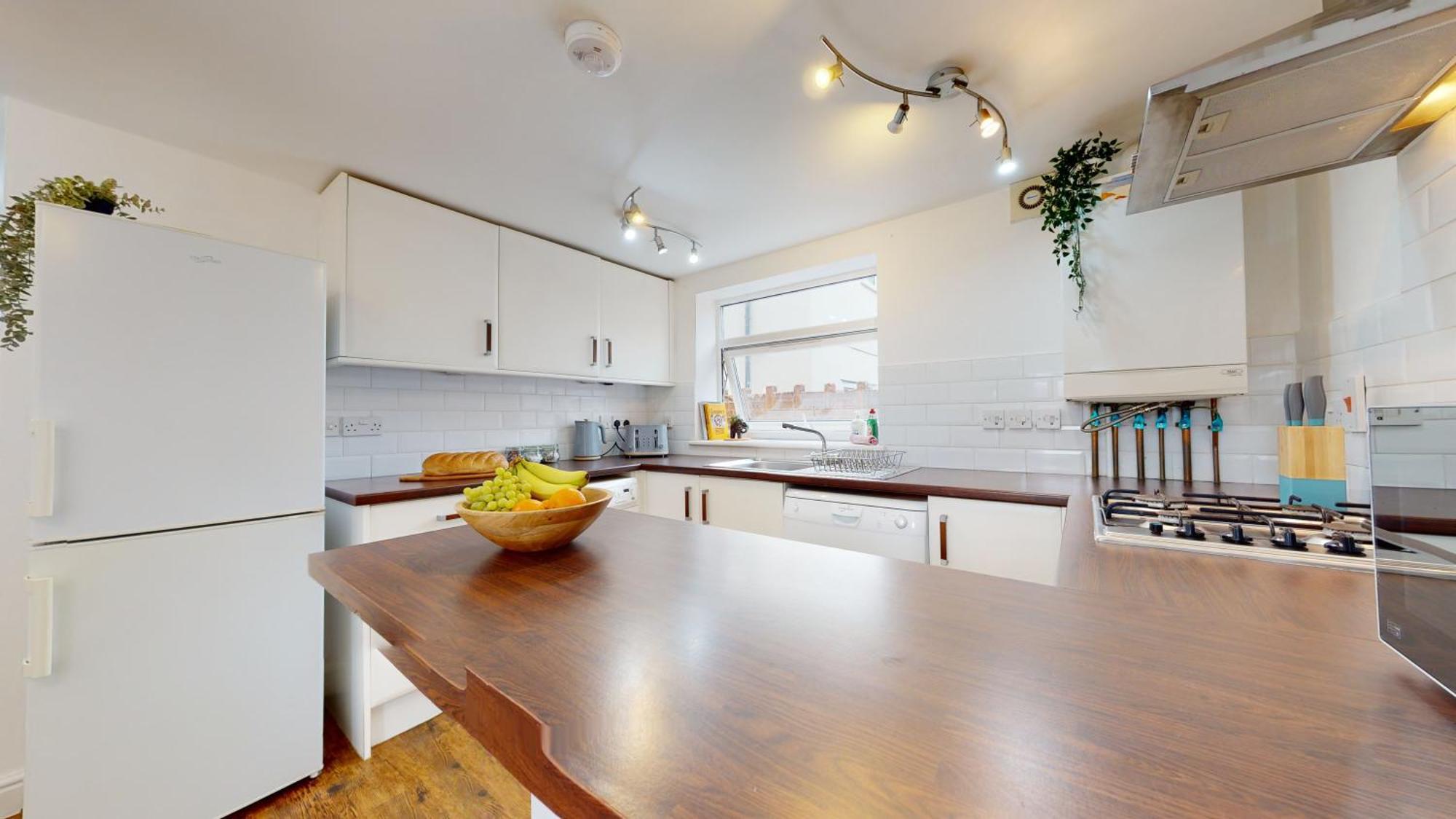 Cosy And Patio Apartment Cardiff