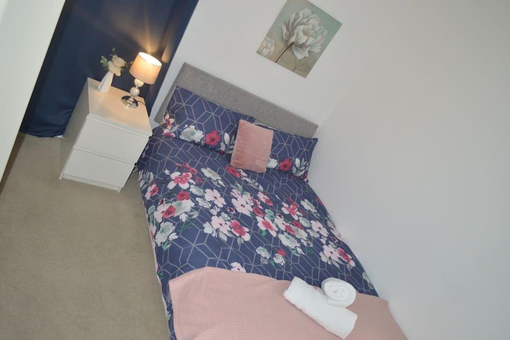 Cosy Two Bedroom *