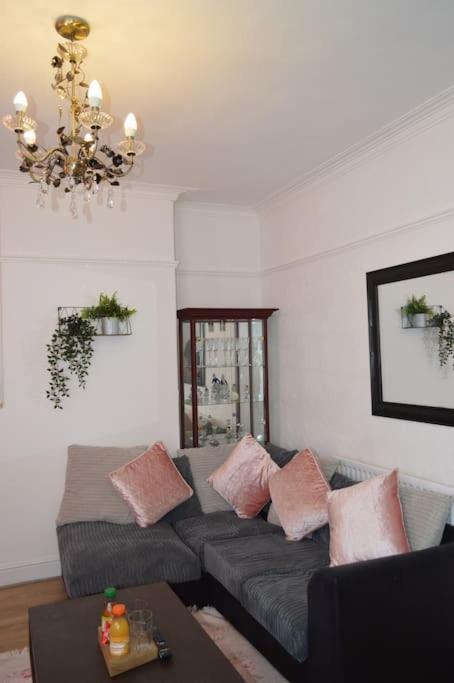 Apartment Cosy Two Bedroom *