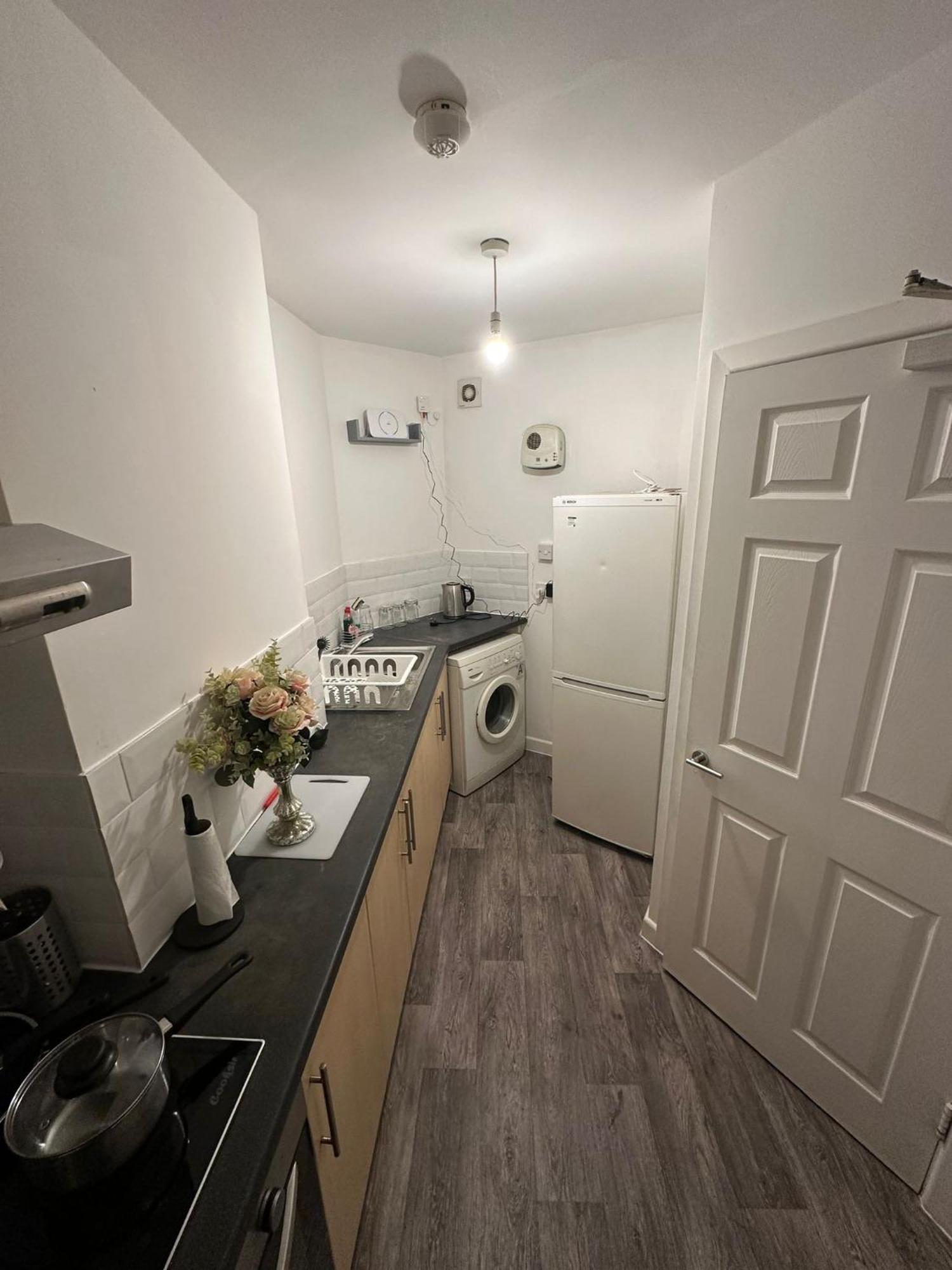 Apartment Flat 3 Mins To Centre Sleeps Up To 6