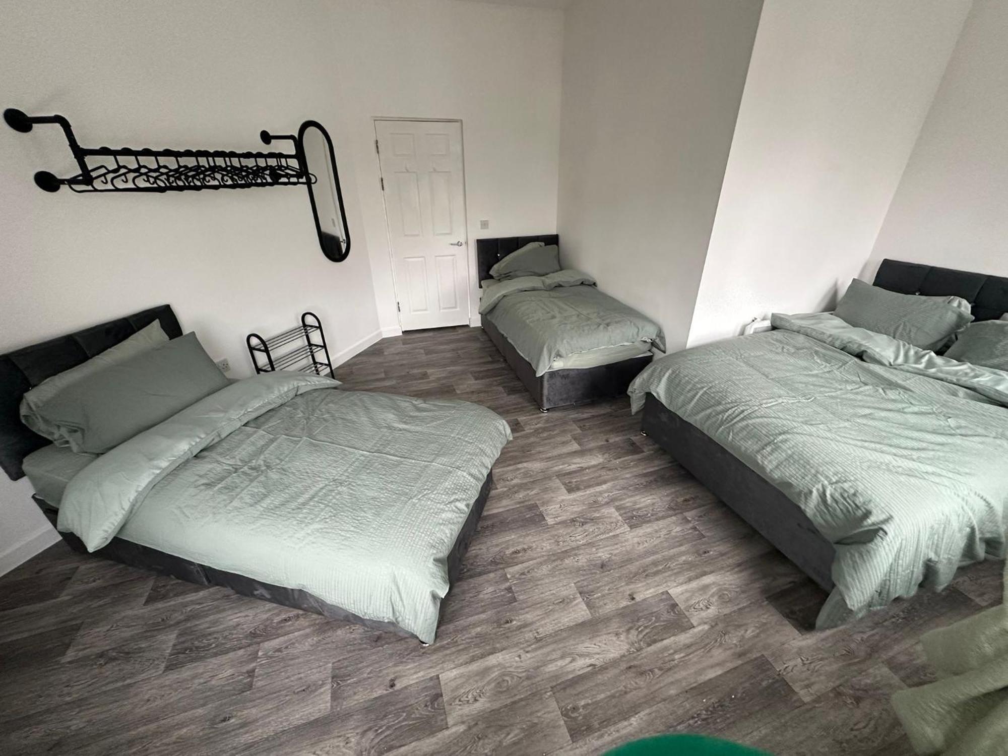 Flat 3 Mins To Centre Sleeps Up To 6 Apartment Cardiff