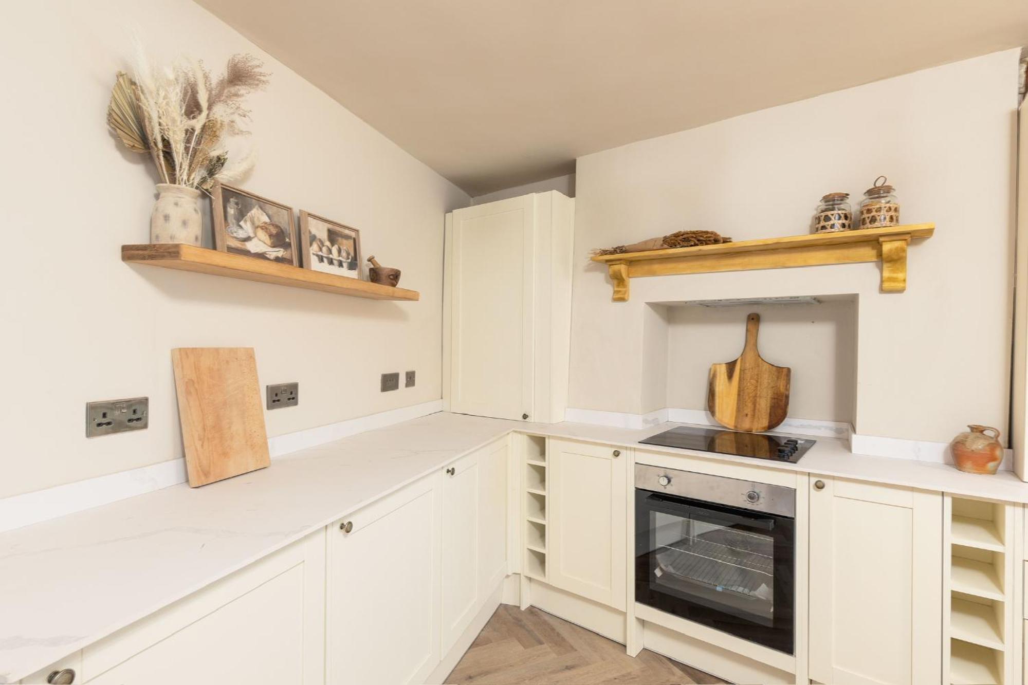 Luxury Townhouse In Centre, 5 Bedrooms, Up To 12 Guests Cardiff