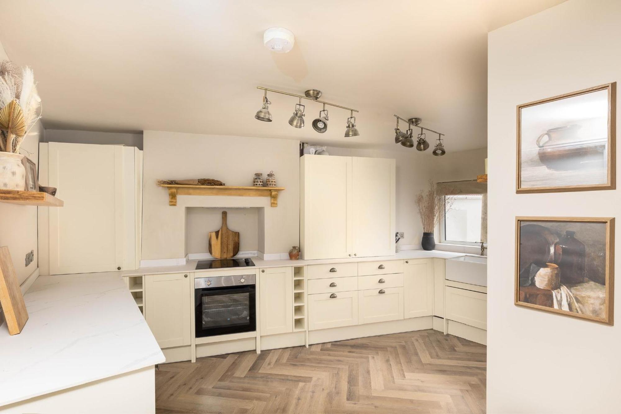 Holiday home Luxury Townhouse In Centre, 5 Bedrooms, Up To 12 Guests Cardiff