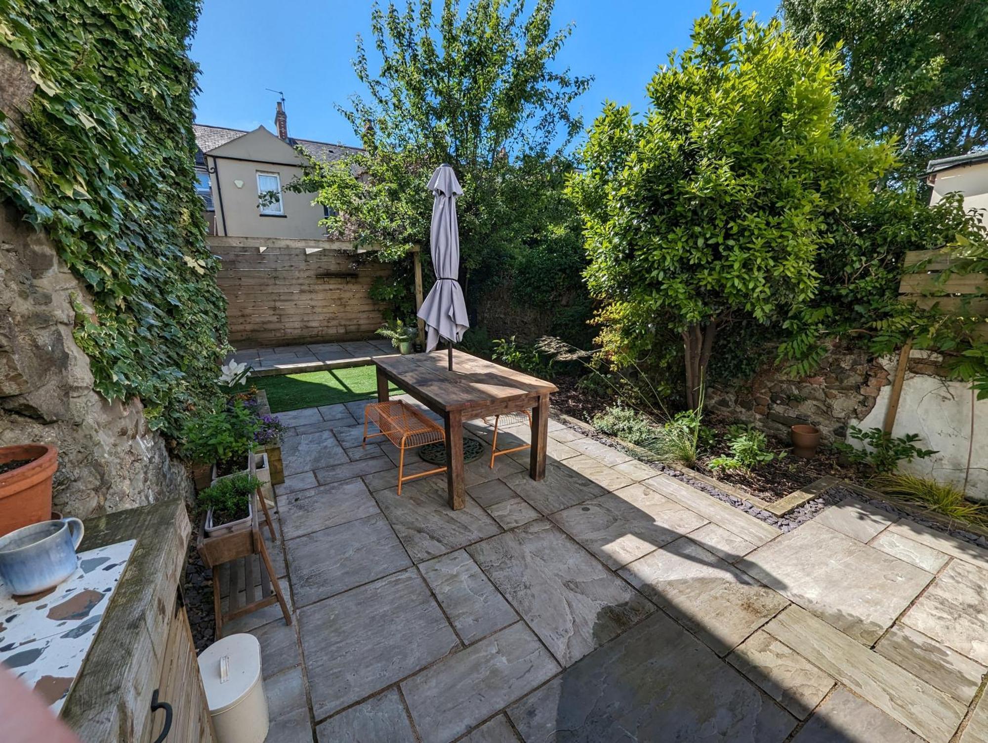 Stylish 2bd Near Millenium Stadium, Holiday home