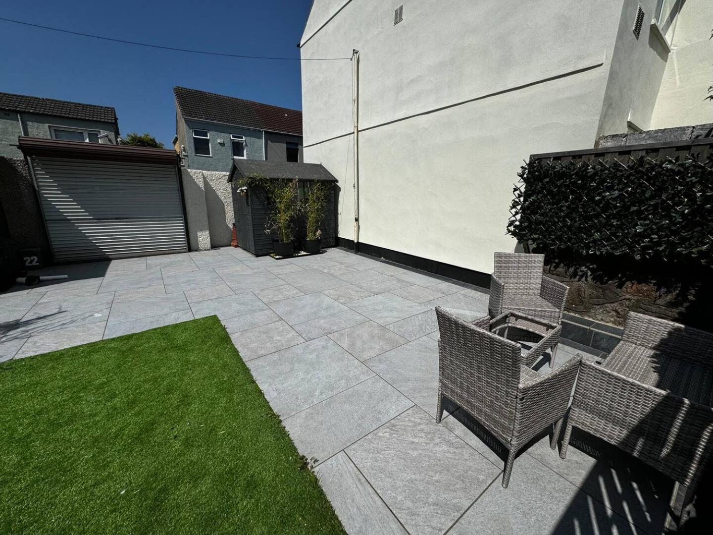 Cosy 2 Bed In Canton Pass The Keys Holiday home *