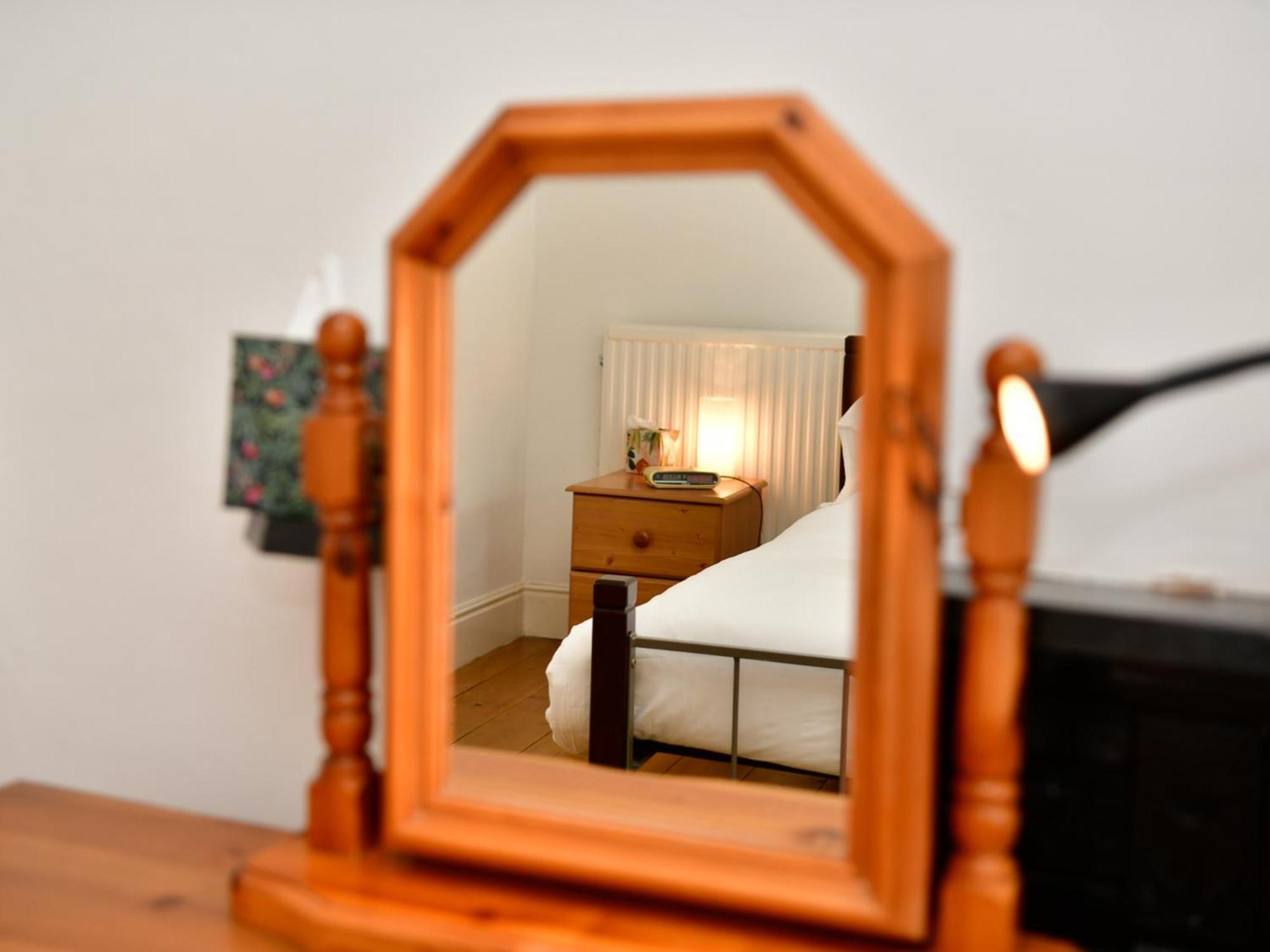 Cosy 2 Bed In Canton Pass The Keys