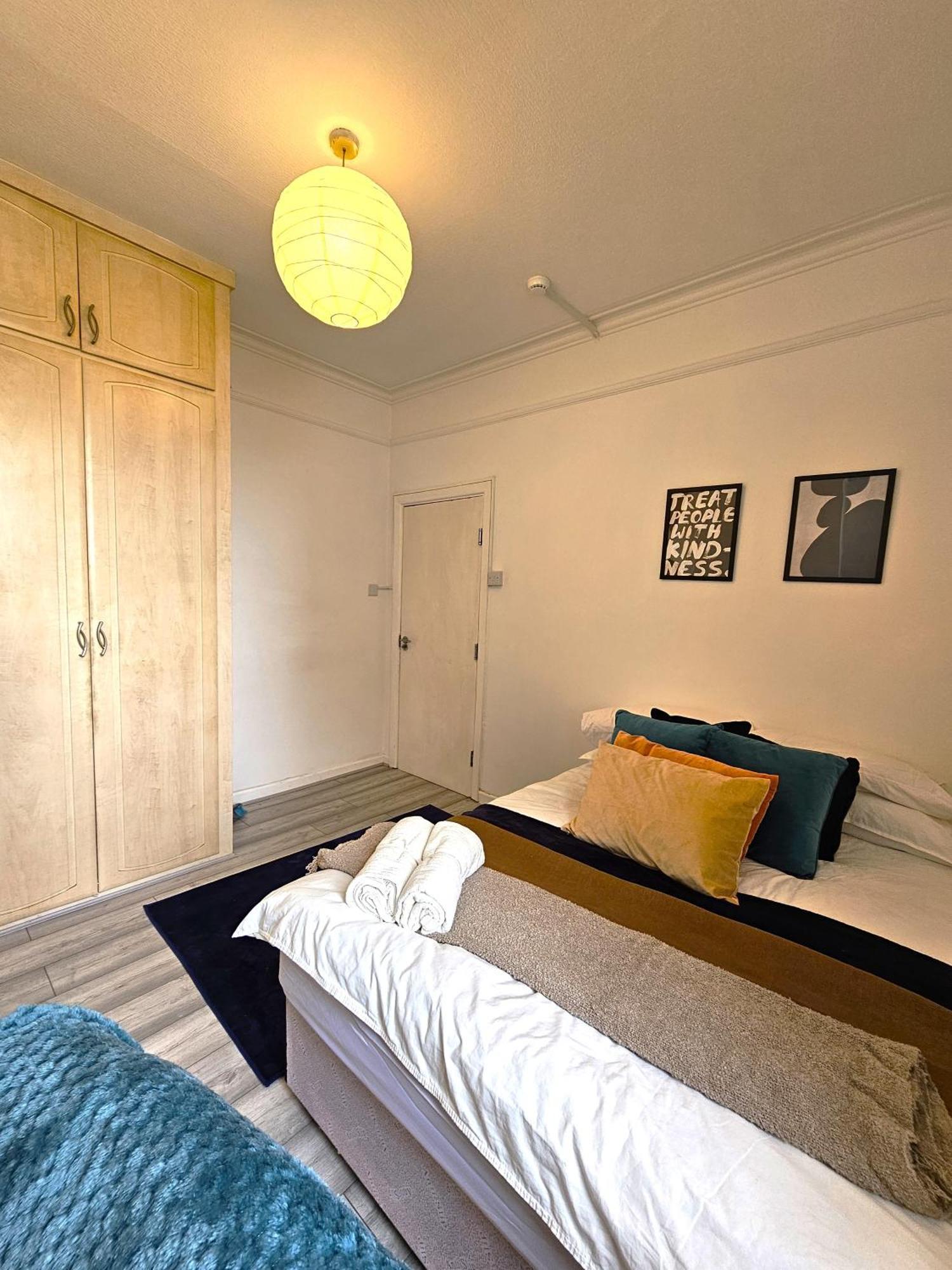 Hospital Of Wales Luxury Homestay Cardiff