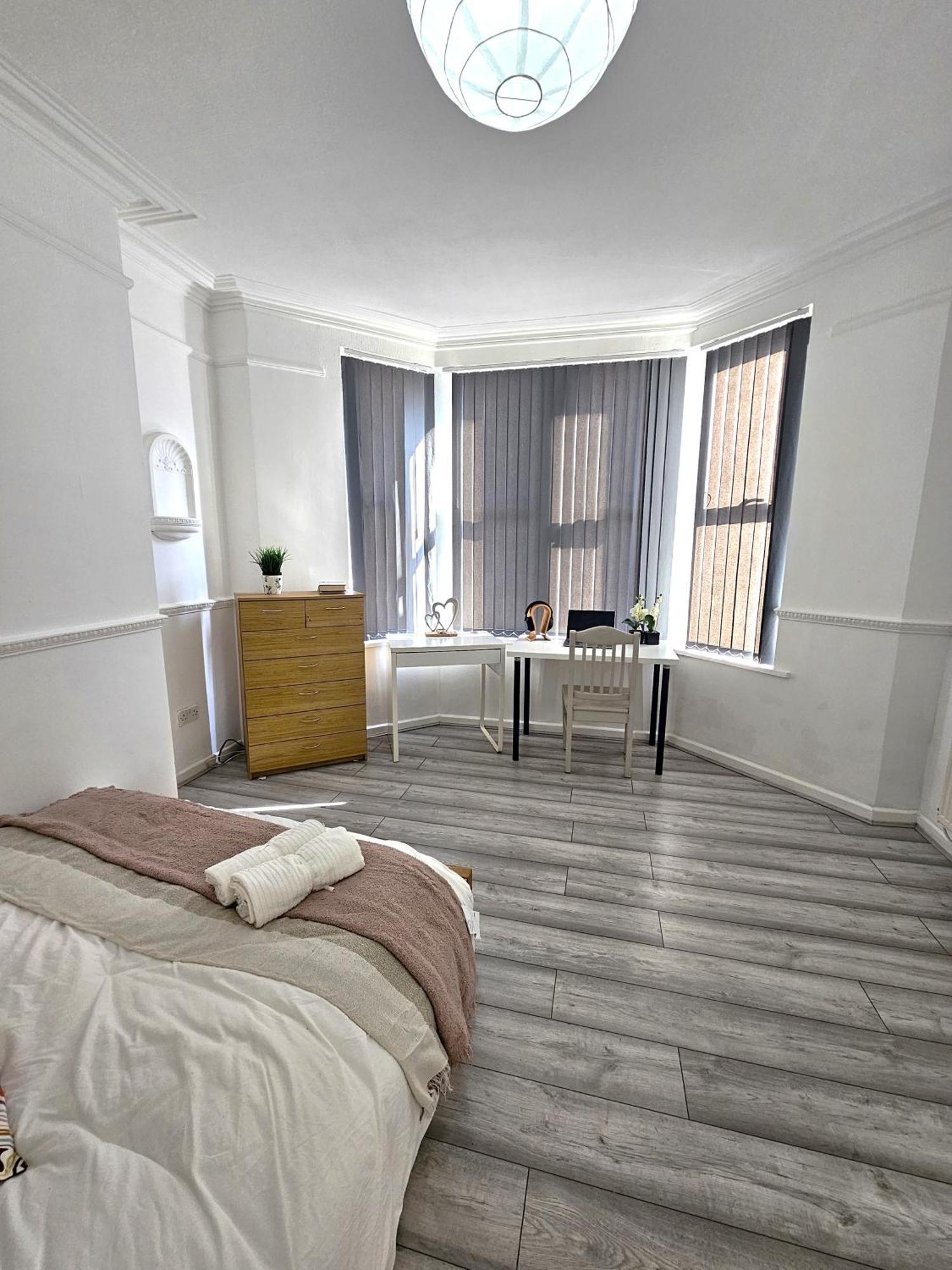 Homestay Hospital Of Wales Luxury Cardiff