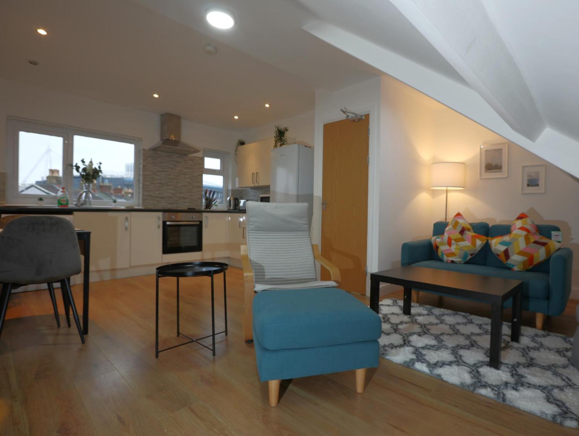 Cathedral By N And N Stays, Very Close To Principality Stadium * Cardiff