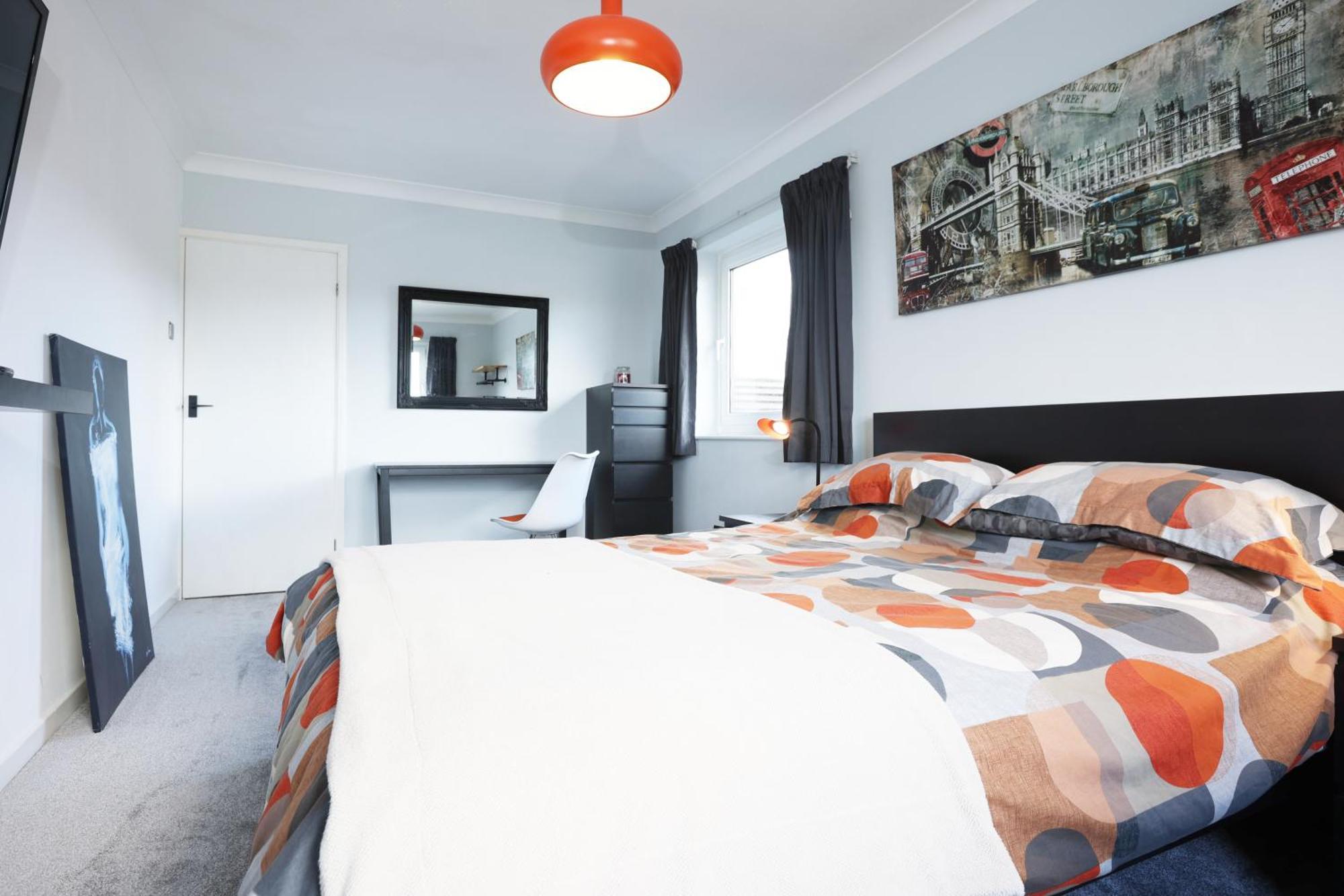 Llwyn Pia By N And N Ltd, With Private Pool, Sauna And Hot Tub, Perfect For Relocation, Workers Or Your Ideal Getaway Cardiff