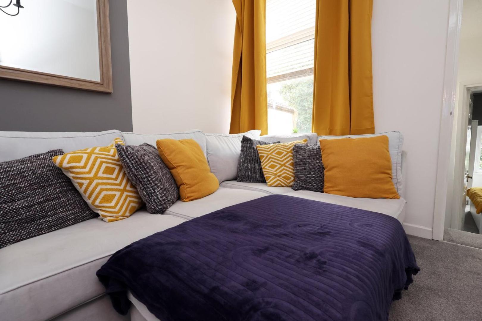 Cozy Pontcanna Escape With Double Beds And Wifi Apartment *