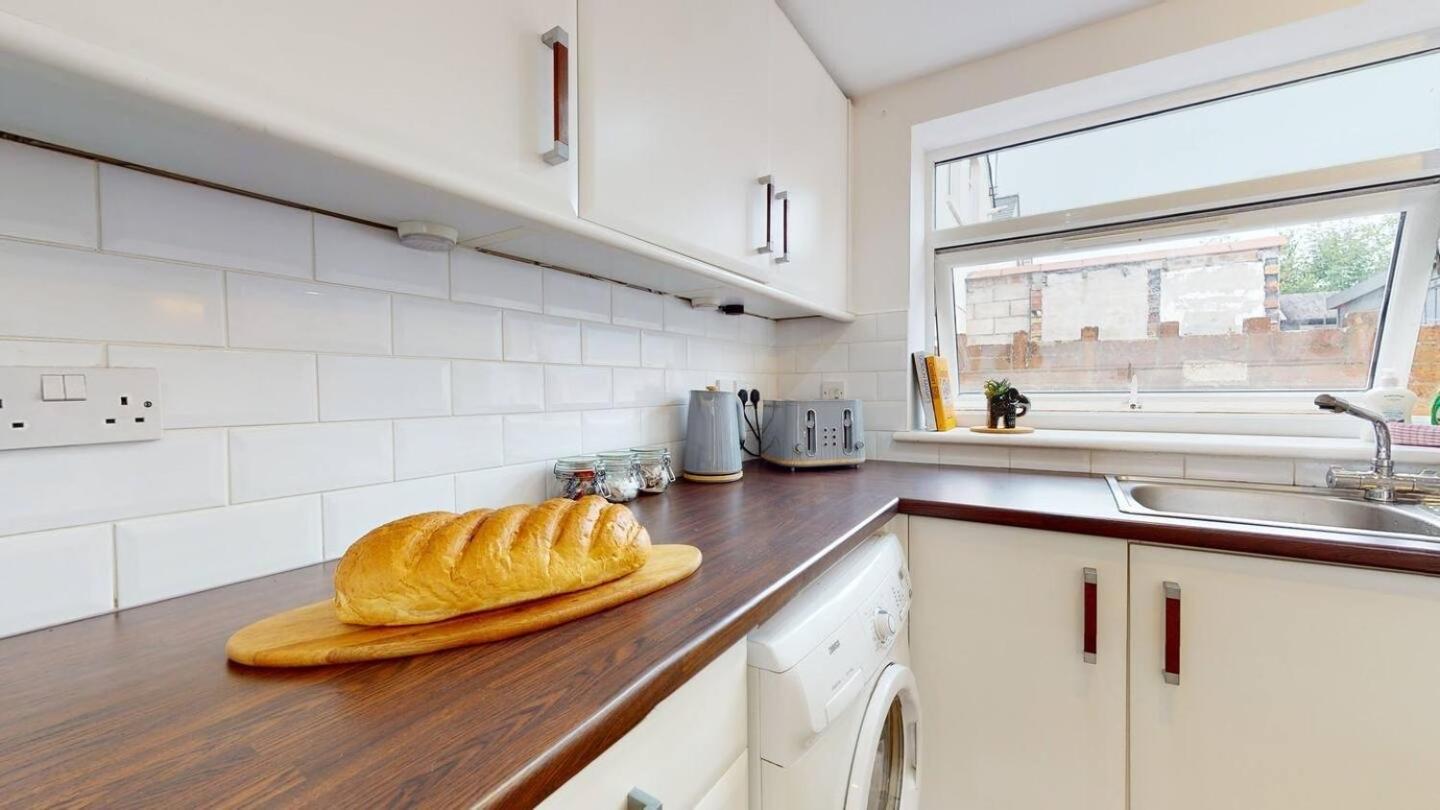 Cosy And Patio Apartment Cardiff