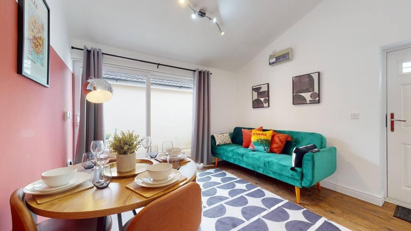 Cosy And Patio Apartment *