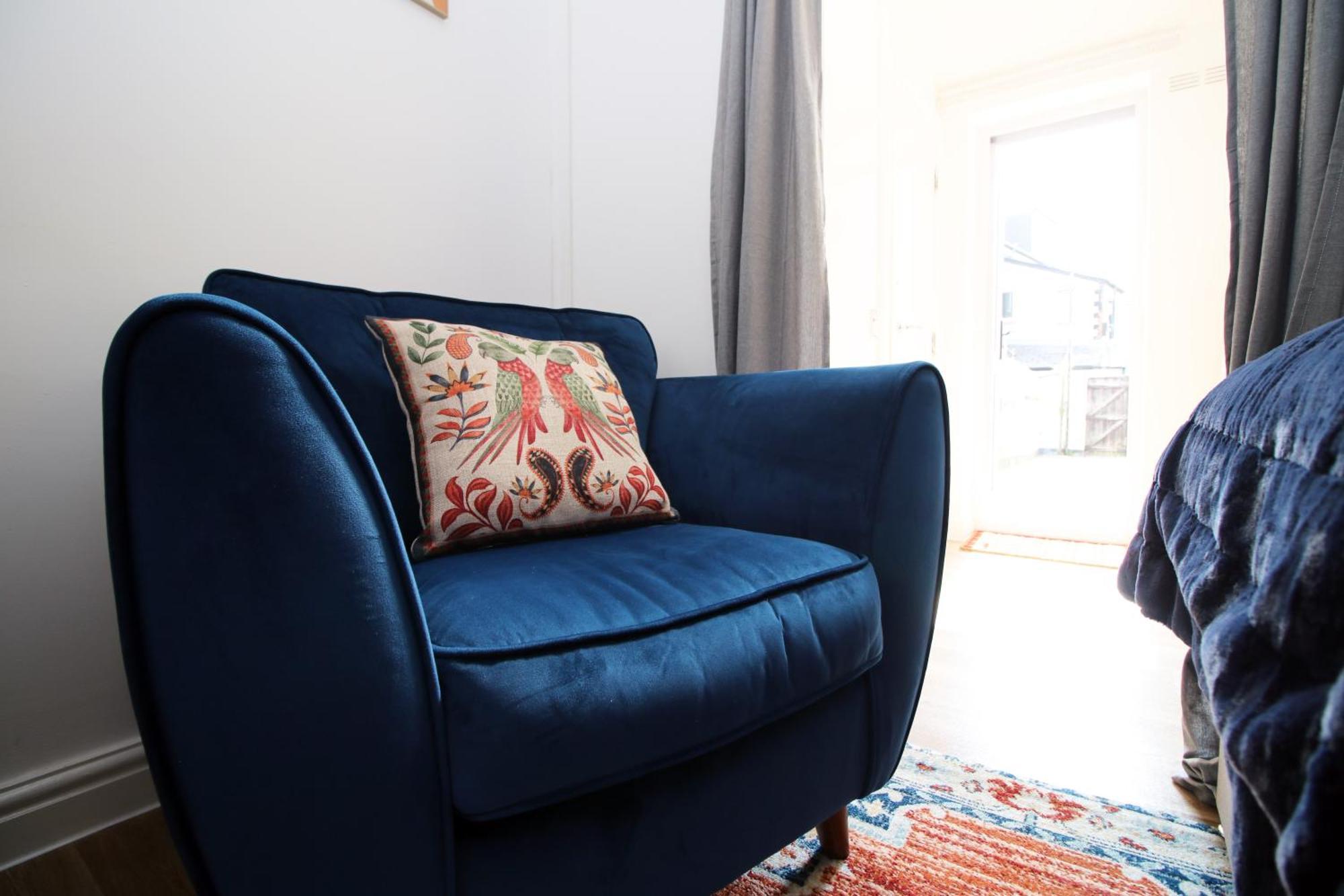 Stay! Smart Tvs In Every Room! Sleeps 4 & Parking Available, 2 Min Walk To Shops, Bars And Restaurants Cardiff