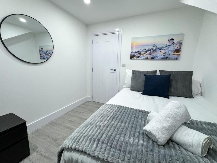 Modern Centre 3 Bedroom Flat - Free Parking Cardiff