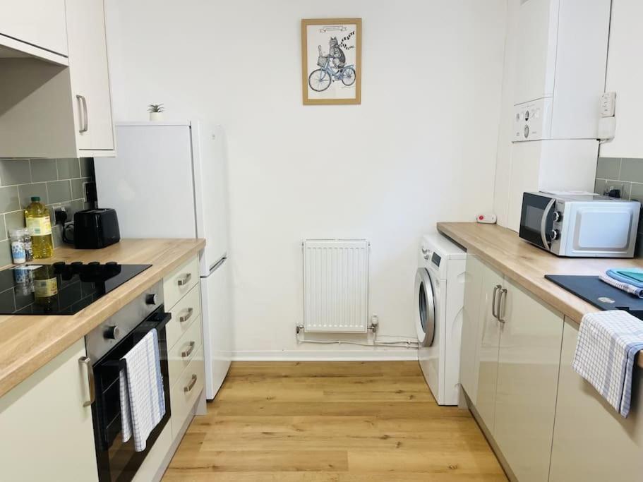 Two Bedroom With Parking * Cardiff