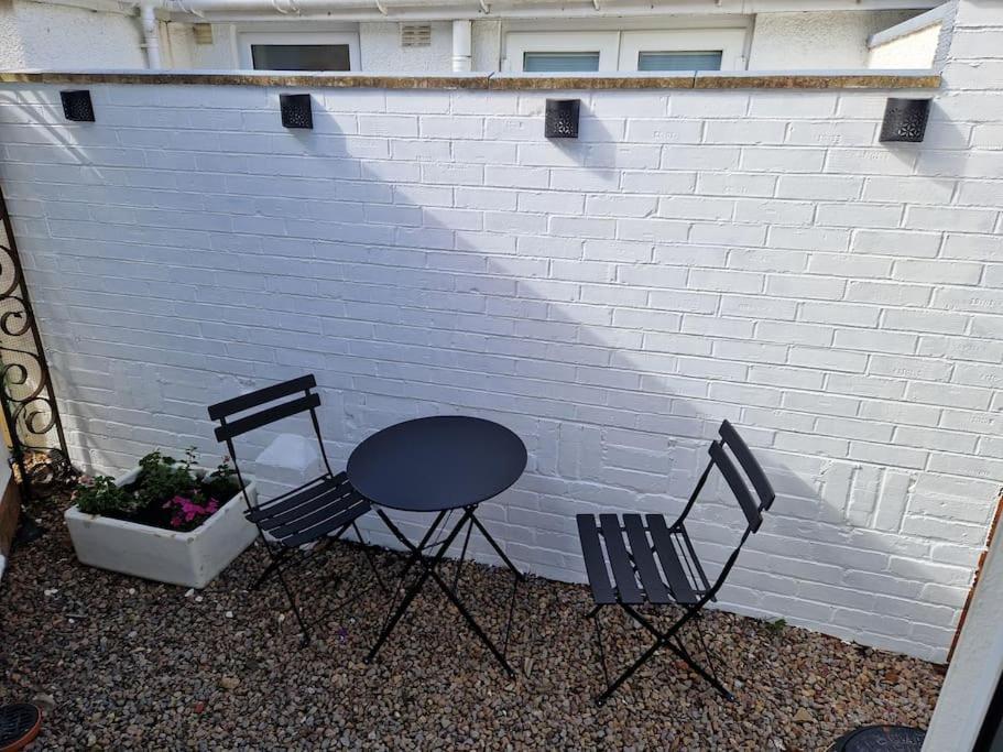 On Heath Park Apartment